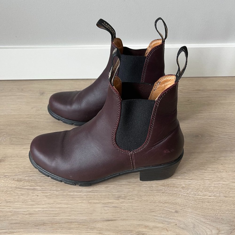 Blundstone heeled boots (Size: US 8.5)